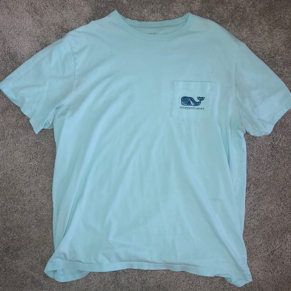 Vineyard Vines Light Blue T-Shirt | Looks New